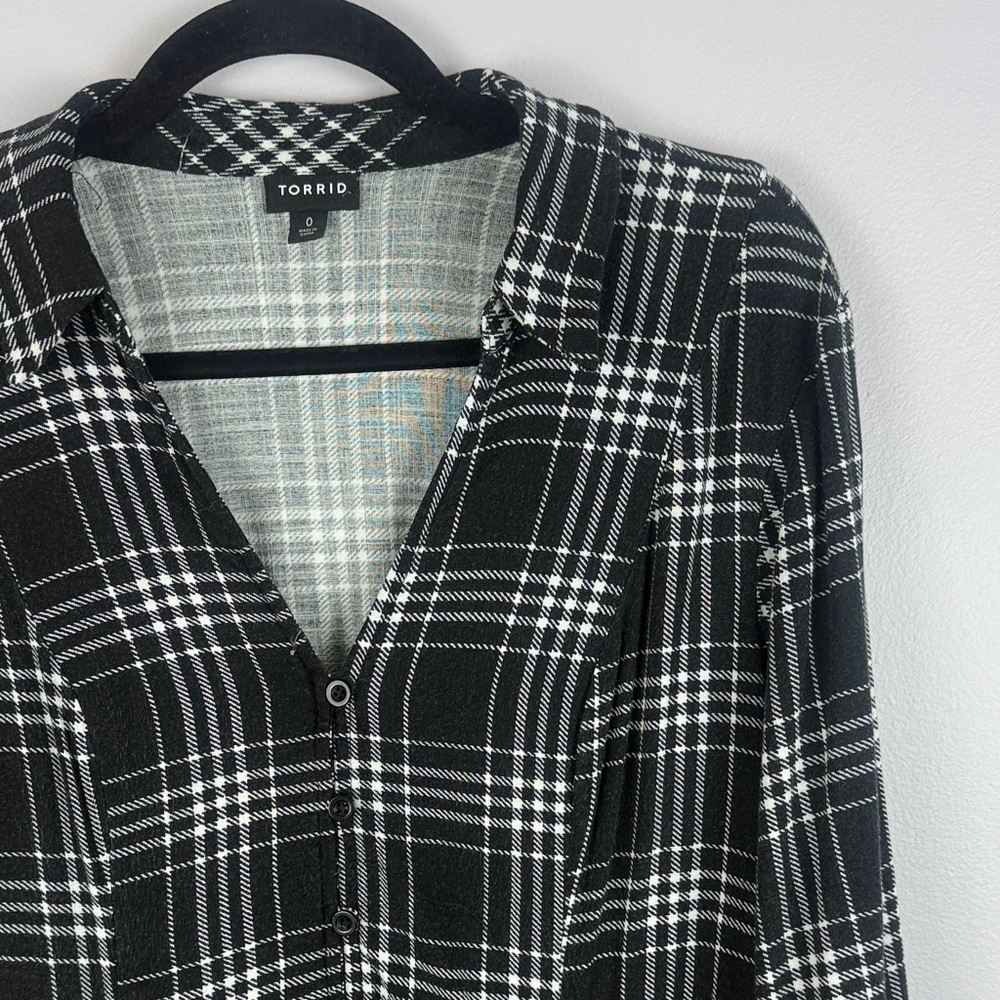 Torrid Black & White Plaid Bell Sleeve Babydoll Tunic Top - Size 0 (L/XL) - Picture 8 of 13
